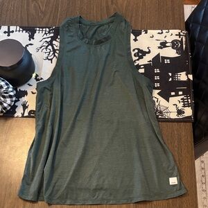 Vuori size medium tank teal